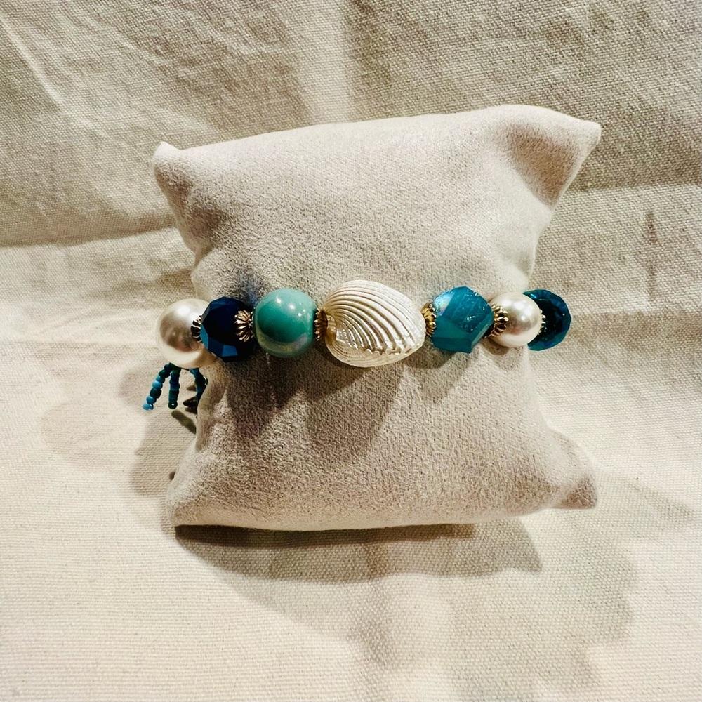 Betsy Johnson Blue and Gold Charm Bracelet with Sea Life Accents - Picture 3 of 6